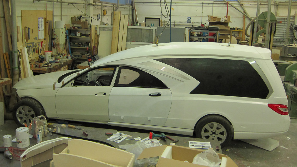 AMV Design BIEMME专用车公司，VF3700 2门和4门版灵车