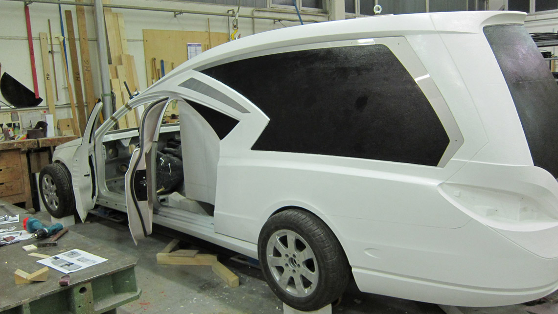 AMV Design BIEMME专用车公司，VF3700 2门和4门版灵车