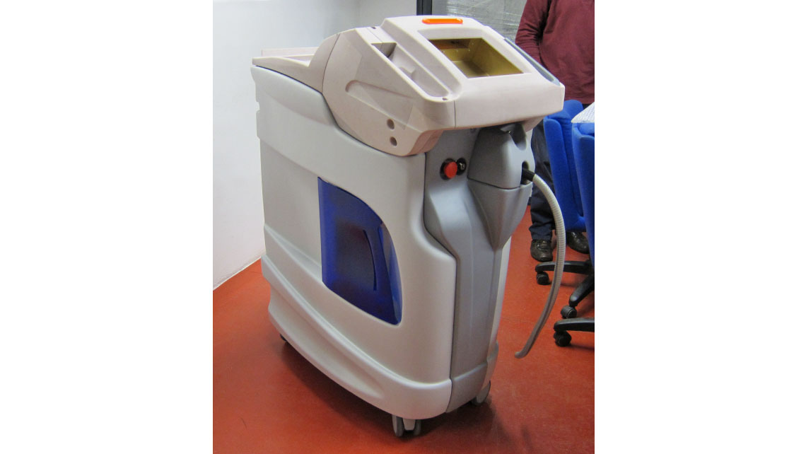 AMV Design Dekalaser - synchro replay Laser estetico medicale dermatologico el.en group  Laser estetico medicale dermatologico elen 