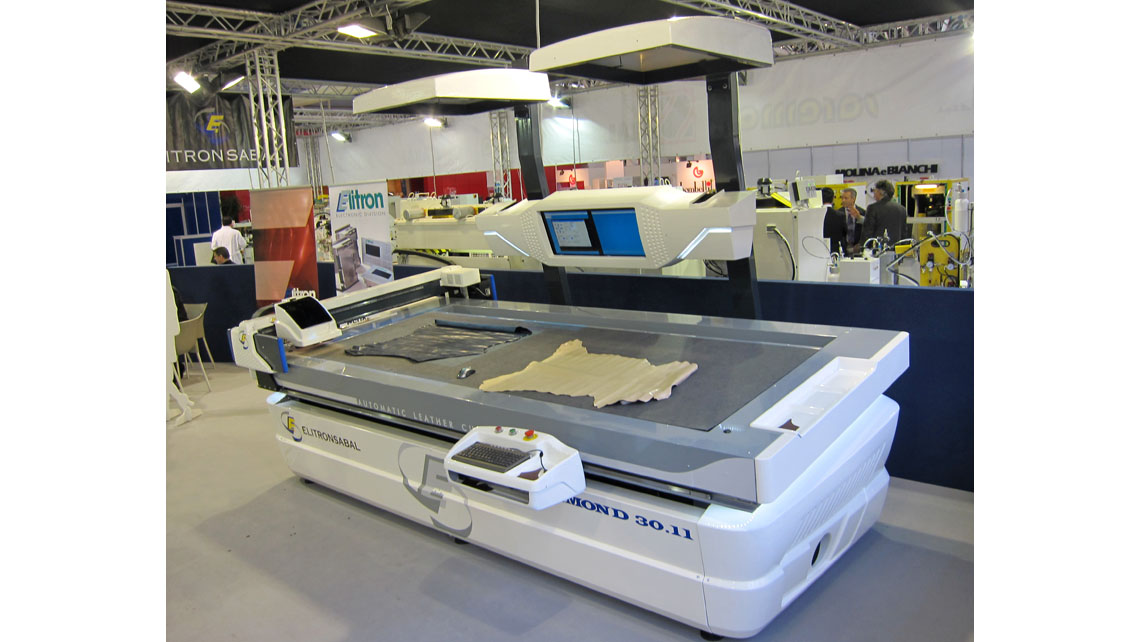 Elitron Diamond 3011 - Plotter per per il taglio automatico della pelle