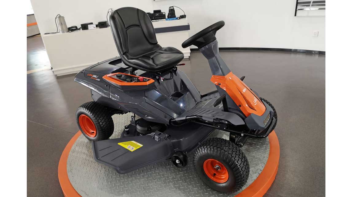 AMV Design, Leo Pumps, trattorino rasaerba elettrico, lithium 80v lawn mower, electric lawnmower, battery mowers, lithiun-ion lawnmowers,  ride-on mower, Garden machinery design,Garden equipment design, Gardening machinery design, garden power tool design, Leo, electric lawnmower, rasaerba elettrico, trattorino elettrico, lithium-ion mower. battery lawn mower